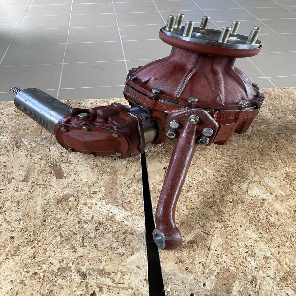 Редуктор 72-2308010-03 8 шпилек правый пр-во Беларусь