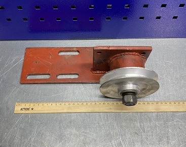 Кронштейн насоса НШ со шкивом Т-25 (переделка под дозатор)