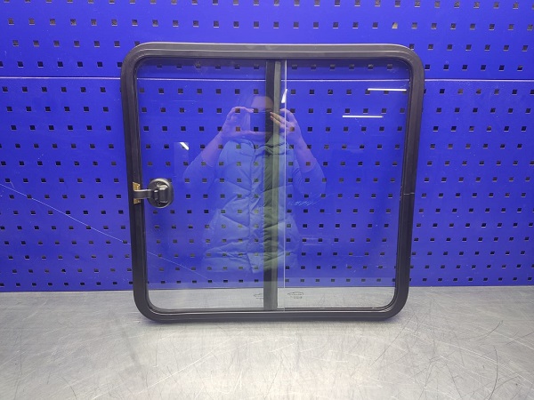 Форточка (раздвижной блок) Т-150 правая